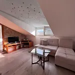 Sasha Duplex *