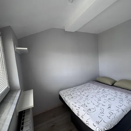 Sasha Duplex *